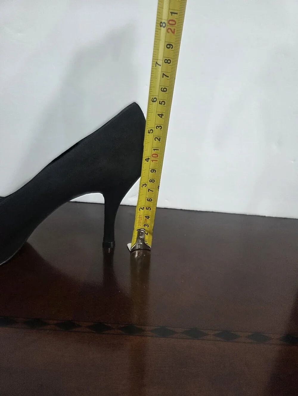 Stuart Weitzman Classic Black Suede Women's High Heel Pumps Sz.7.5
